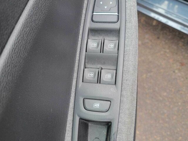 Сірий Рено Зое, об'ємом двигуна 0 л та пробігом 59 тис. км за 12500 $, фото 19 на Automoto.ua