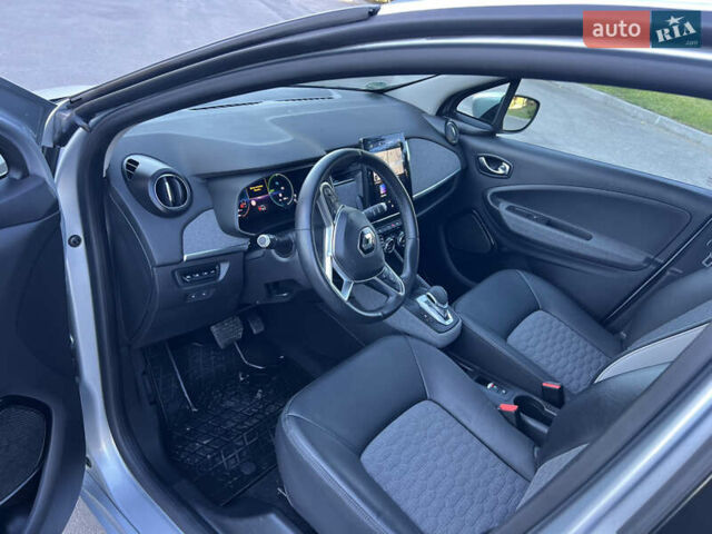 Сірий Рено Зое, об'ємом двигуна 0 л та пробігом 4 тис. км за 12900 $, фото 9 на Automoto.ua