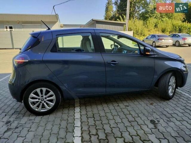Серый Рено Зое, объемом двигателя 0 л и пробегом 74 тыс. км за 12700 $, фото 3 на Automoto.ua