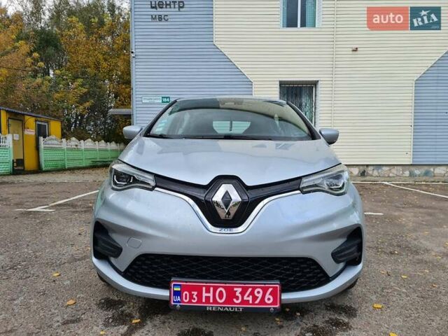 Серый Рено Зое, объемом двигателя 0 л и пробегом 92 тыс. км за 11900 $, фото 1 на Automoto.ua