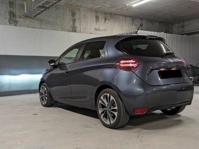 Серый Рено Зое, объемом двигателя 0 л и пробегом 65 тыс. км за 10800 $, фото 4 на Automoto.ua