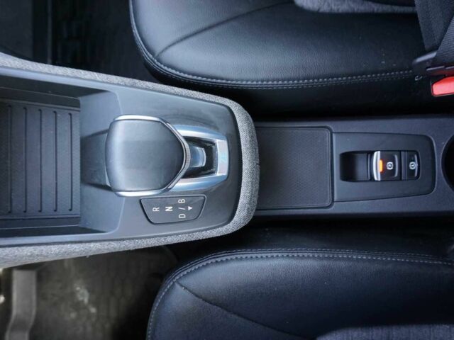 Серый Рено Зое, объемом двигателя 0 л и пробегом 65 тыс. км за 10800 $, фото 13 на Automoto.ua