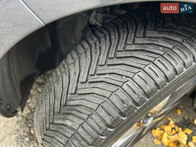 Серый Рено Зое, объемом двигателя 0 л и пробегом 16 тыс. км за 14800 $, фото 39 на Automoto.ua