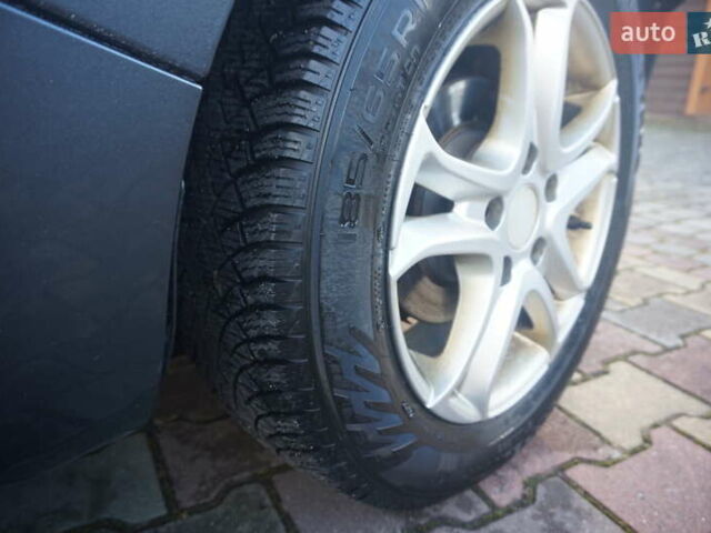 Серый Рено Зое, объемом двигателя 0 л и пробегом 174 тыс. км за 12000 $, фото 68 на Automoto.ua