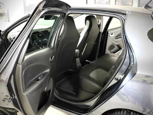 Серый Рено Зое, объемом двигателя 0 л и пробегом 39 тыс. км за 13500 $, фото 6 на Automoto.ua