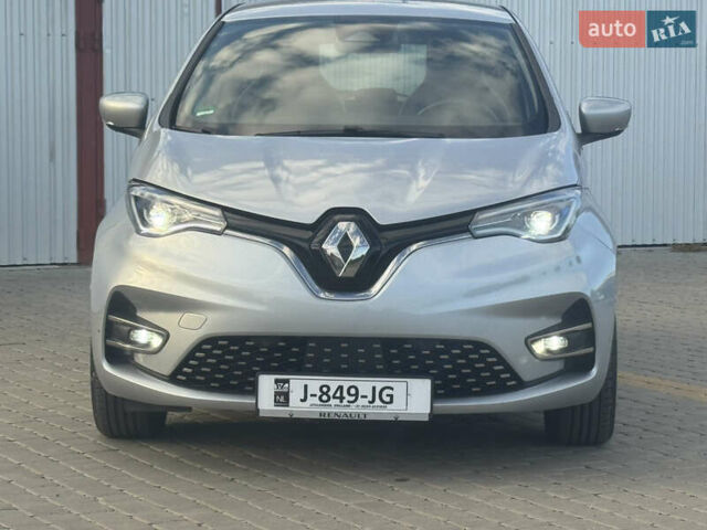Серый Рено Зое, объемом двигателя 0 л и пробегом 130 тыс. км за 13350 $, фото 25 на Automoto.ua