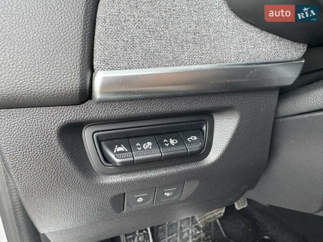 Серый Рено Зое, объемом двигателя 0 л и пробегом 4 тыс. км за 13700 $, фото 32 на Automoto.ua