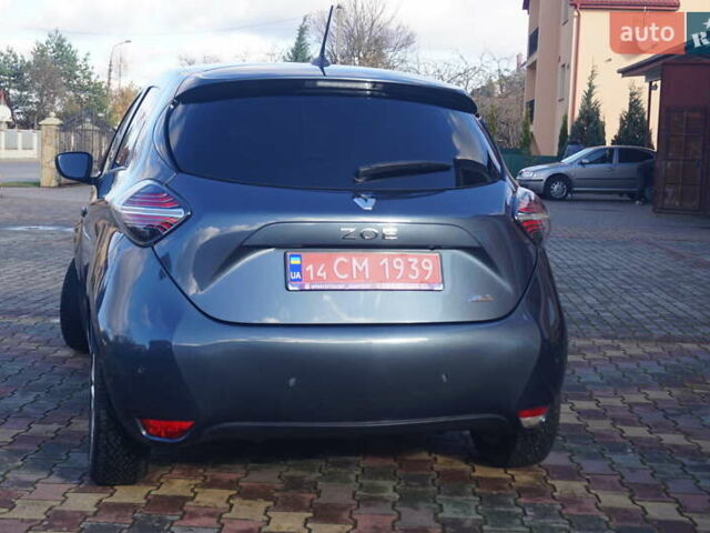 Серый Рено Зое, объемом двигателя 0 л и пробегом 174 тыс. км за 12000 $, фото 8 на Automoto.ua