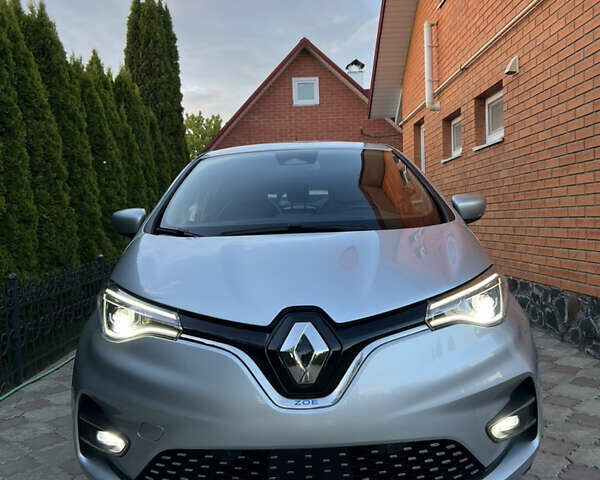 Серый Рено Зое, объемом двигателя 0 л и пробегом 87 тыс. км за 14200 $, фото 3 на Automoto.ua