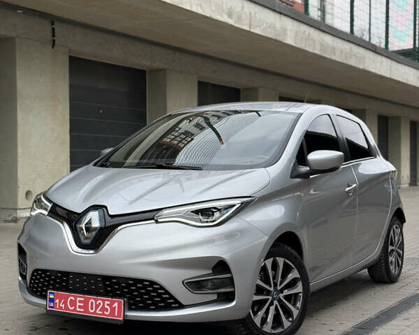 Серый Рено Зое, объемом двигателя 0 л и пробегом 89 тыс. км за 12999 $, фото 2 на Automoto.ua