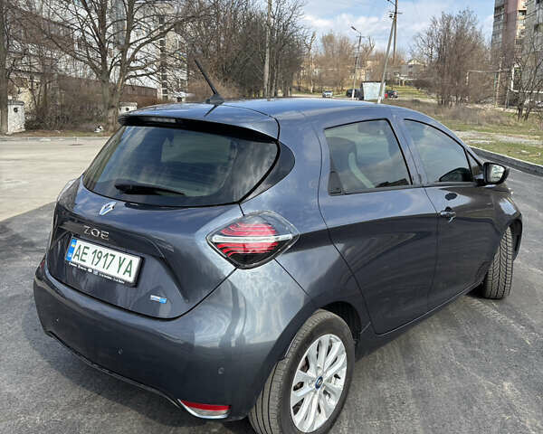 Серый Рено Зое, объемом двигателя 0 л и пробегом 56 тыс. км за 13800 $, фото 5 на Automoto.ua
