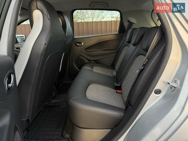 Сірий Рено Зое, об'ємом двигуна 0 л та пробігом 77 тис. км за 13350 $, фото 22 на Automoto.ua