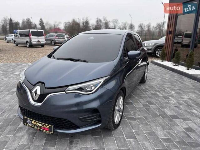 Серый Рено Зое, объемом двигателя 0 л и пробегом 153 тыс. км за 11799 $, фото 4 на Automoto.ua