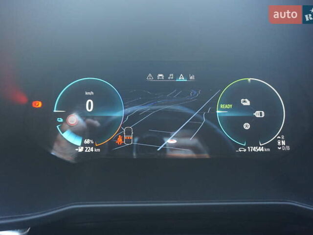 Серый Рено Зое, объемом двигателя 0 л и пробегом 174 тыс. км за 12000 $, фото 33 на Automoto.ua