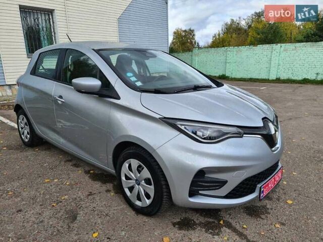 Серый Рено Зое, объемом двигателя 0 л и пробегом 93 тыс. км за 11950 $, фото 1 на Automoto.ua