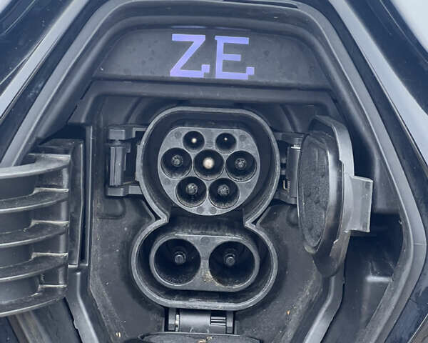 Сірий Рено Зое, об'ємом двигуна 0 л та пробігом 99 тис. км за 13400 $, фото 11 на Automoto.ua