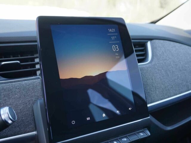 Серый Рено Зое, объемом двигателя 0 л и пробегом 65 тыс. км за 10800 $, фото 7 на Automoto.ua