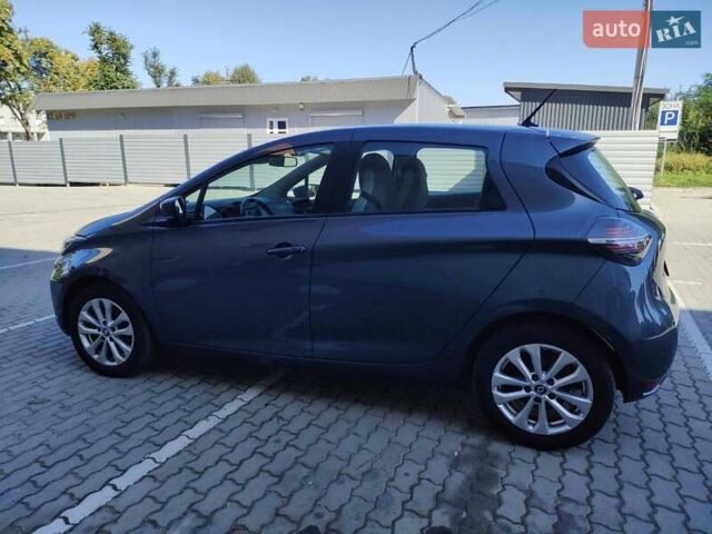 Серый Рено Зое, объемом двигателя 0 л и пробегом 74 тыс. км за 12700 $, фото 6 на Automoto.ua