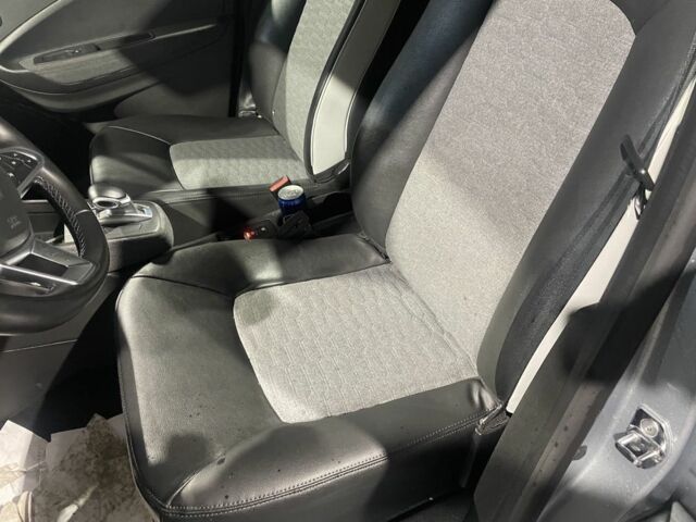 Сірий Рено Зое, об'ємом двигуна 0 л та пробігом 76 тис. км за 12900 $, фото 2 на Automoto.ua