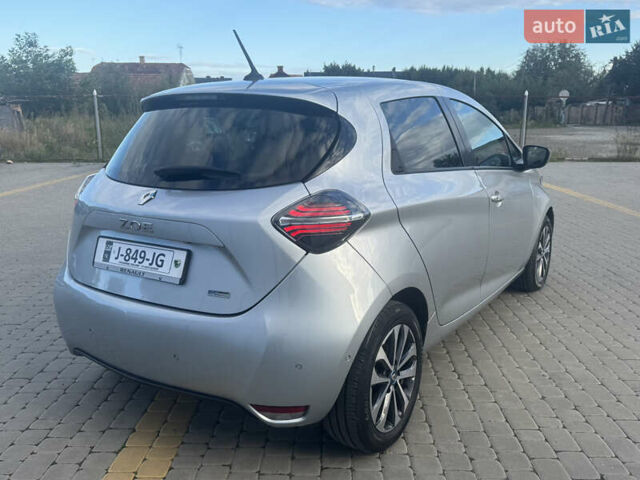 Серый Рено Зое, объемом двигателя 0 л и пробегом 130 тыс. км за 13350 $, фото 33 на Automoto.ua