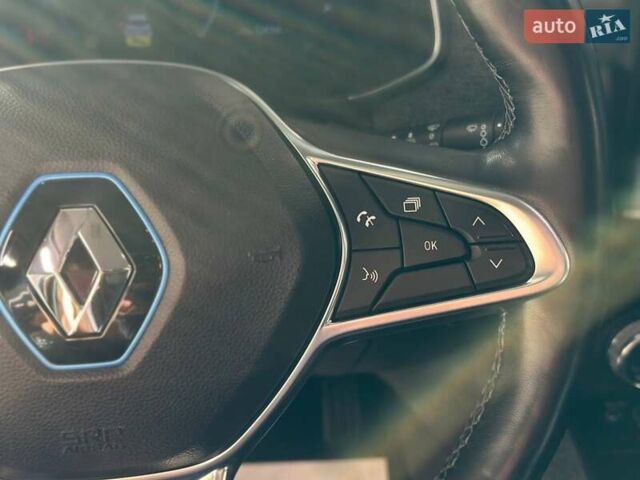 Серый Рено Зое, объемом двигателя 0 л и пробегом 124 тыс. км за 11200 $, фото 22 на Automoto.ua