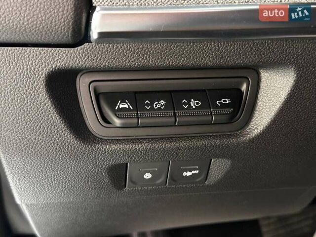 Серый Рено Зое, объемом двигателя 0 л и пробегом 124 тыс. км за 11200 $, фото 19 на Automoto.ua