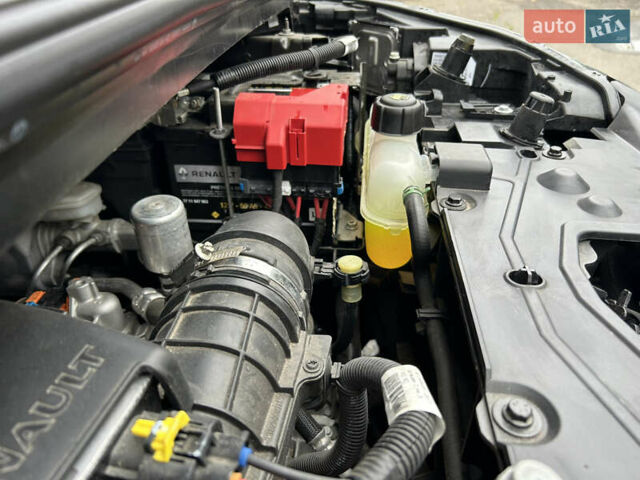 Серый Рено Зое, объемом двигателя 0 л и пробегом 16 тыс. км за 14800 $, фото 31 на Automoto.ua