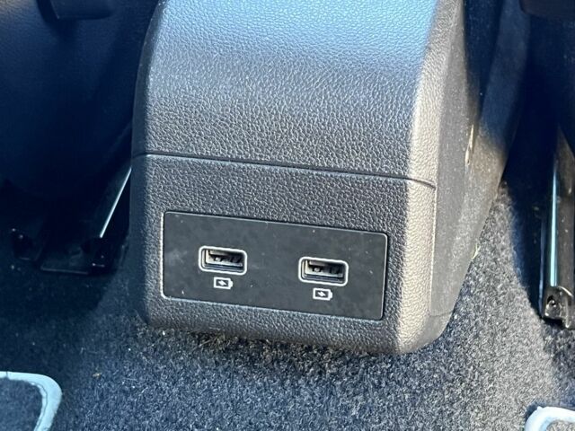 Серый Рено Зое, объемом двигателя 0 л и пробегом 100 тыс. км за 317 $, фото 7 на Automoto.ua