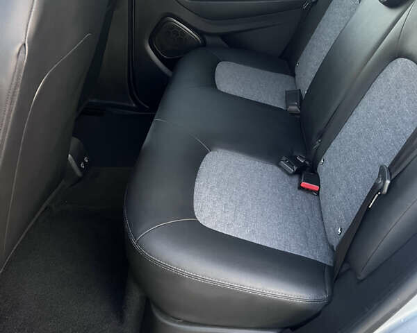 Сірий Рено Зое, об'ємом двигуна 0 л та пробігом 99 тис. км за 13400 $, фото 20 на Automoto.ua