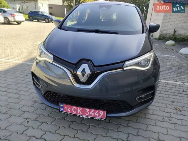Серый Рено Зое, объемом двигателя 0 л и пробегом 74 тыс. км за 12700 $, фото 4 на Automoto.ua