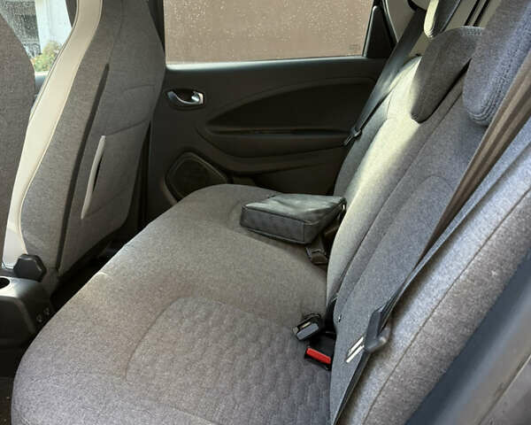 Рено Зое 2020 в Львове на Automoto.ua Серый Рено Зое, объемом двигателя 0 л и пробегом 60 тыс. км за 13550 $, фото 14 на Automoto.ua