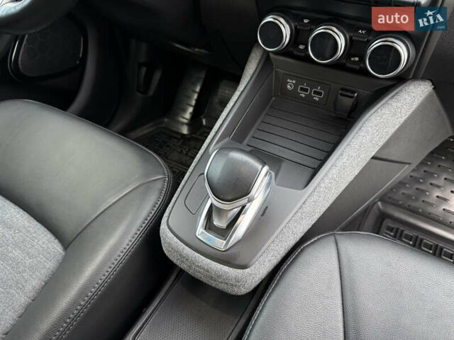Сірий Рено Зое, об'ємом двигуна 0 л та пробігом 77 тис. км за 13350 $, фото 40 на Automoto.ua