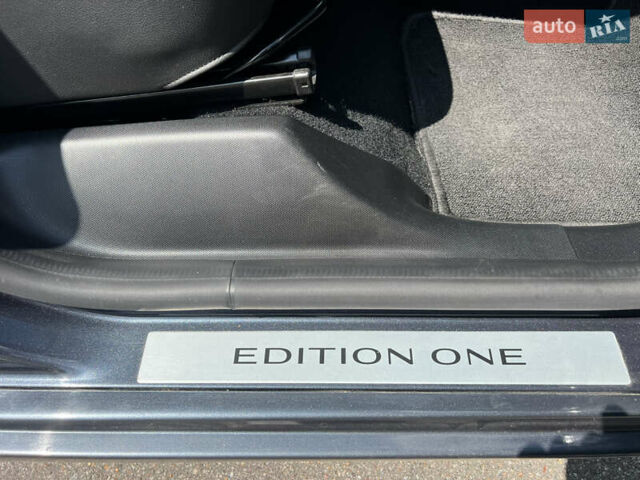 Серый Рено Зое, объемом двигателя 0 л и пробегом 129 тыс. км за 13700 $, фото 18 на Automoto.ua