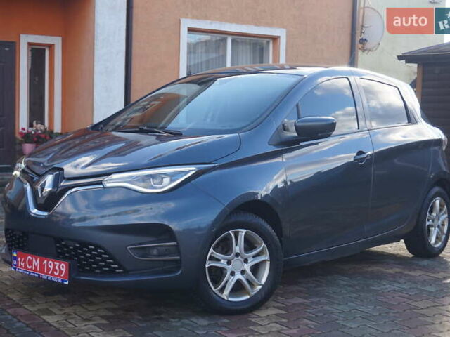 Серый Рено Зое, объемом двигателя 0 л и пробегом 174 тыс. км за 12000 $, фото 1 на Automoto.ua