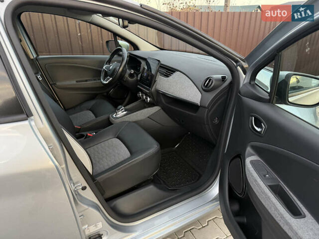 Сірий Рено Зое, об'ємом двигуна 0 л та пробігом 77 тис. км за 13350 $, фото 27 на Automoto.ua