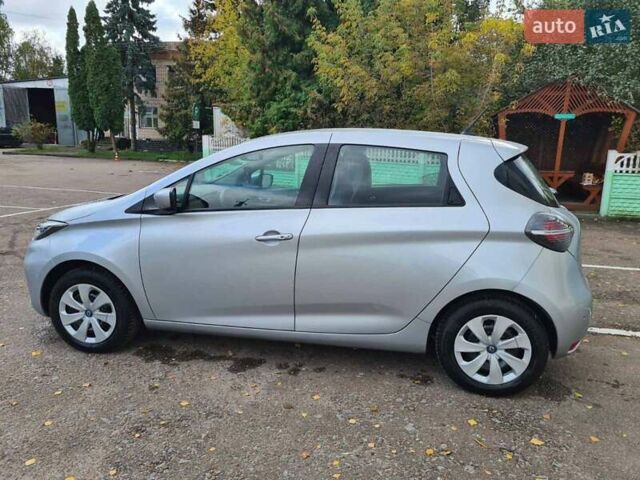 Серый Рено Зое, объемом двигателя 0 л и пробегом 93 тыс. км за 11950 $, фото 3 на Automoto.ua