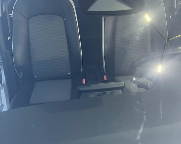 Сірий Рено Зое, об'ємом двигуна 0 л та пробігом 86 тис. км за 12300 $, фото 42 на Automoto.ua