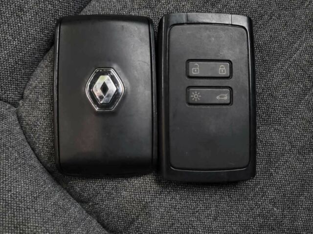 Сірий Рено Зое, об'ємом двигуна 0 л та пробігом 59 тис. км за 12500 $, фото 23 на Automoto.ua