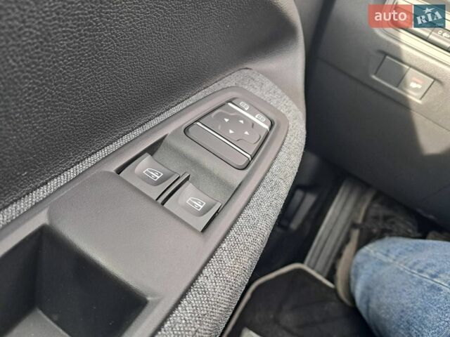 Сірий Рено Зое, об'ємом двигуна 0 л та пробігом 12 тис. км за 13000 $, фото 27 на Automoto.ua