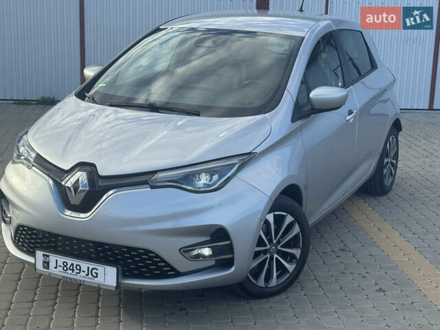 Серый Рено Зое, объемом двигателя 0 л и пробегом 130 тыс. км за 13350 $, фото 3 на Automoto.ua