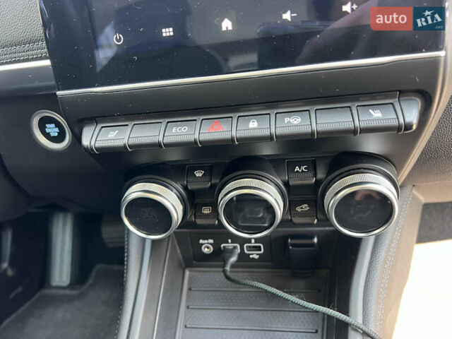 Серый Рено Зое, объемом двигателя 0 л и пробегом 129 тыс. км за 13700 $, фото 16 на Automoto.ua