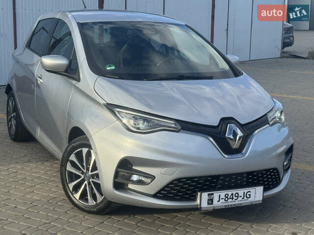 Серый Рено Зое, объемом двигателя 0 л и пробегом 130 тыс. км за 13350 $, фото 14 на Automoto.ua