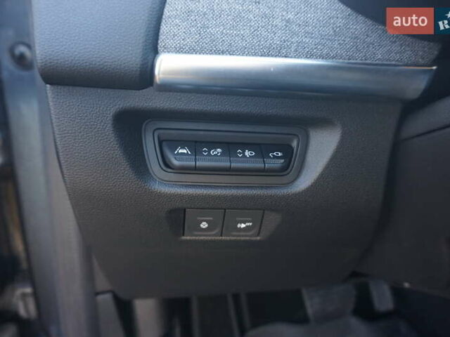 Серый Рено Зое, объемом двигателя 0 л и пробегом 174 тыс. км за 12000 $, фото 27 на Automoto.ua