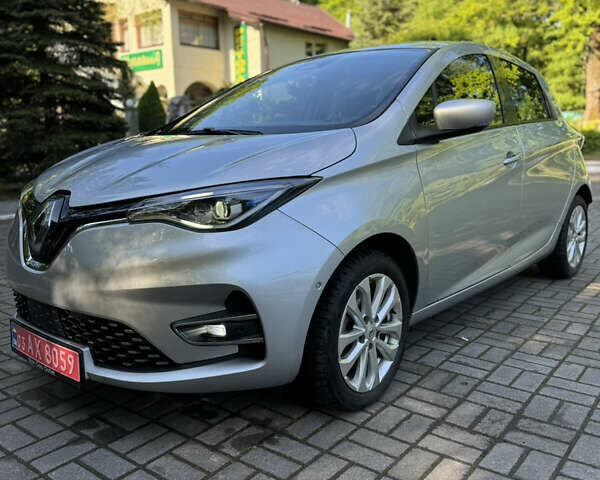 Серый Рено Зое, объемом двигателя 0 л и пробегом 64 тыс. км за 13250 $, фото 1 на Automoto.ua