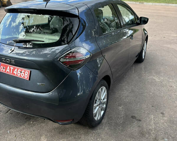 Серый Рено Зое, объемом двигателя 0 л и пробегом 43 тыс. км за 12500 $, фото 7 на Automoto.ua
