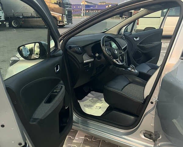 Сірий Рено Зое, об'ємом двигуна 0 л та пробігом 86 тис. км за 12300 $, фото 32 на Automoto.ua