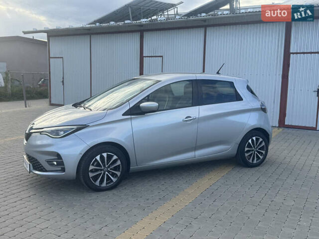 Серый Рено Зое, объемом двигателя 0 л и пробегом 130 тыс. км за 13350 $, фото 28 на Automoto.ua