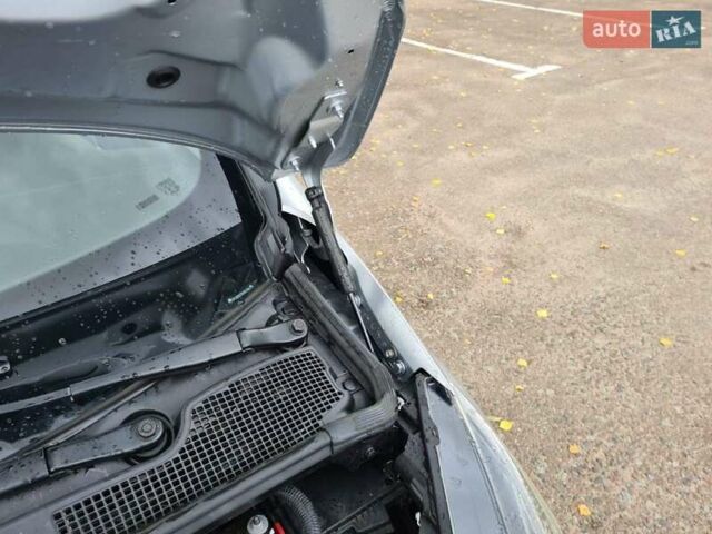 Серый Рено Зое, объемом двигателя 0 л и пробегом 93 тыс. км за 11950 $, фото 14 на Automoto.ua