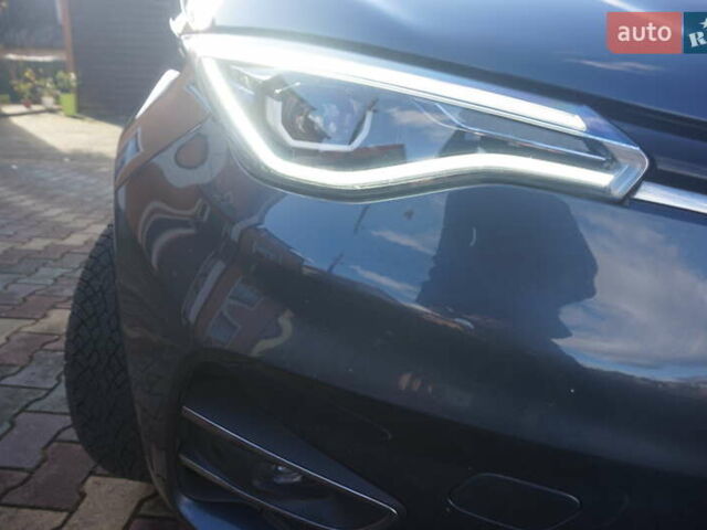 Серый Рено Зое, объемом двигателя 0 л и пробегом 174 тыс. км за 12000 $, фото 21 на Automoto.ua