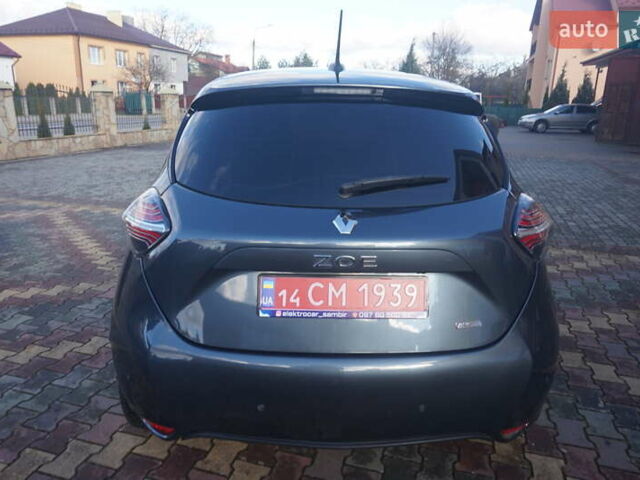 Серый Рено Зое, объемом двигателя 0 л и пробегом 174 тыс. км за 12000 $, фото 17 на Automoto.ua